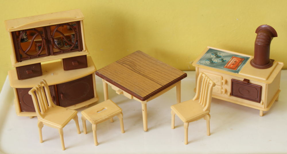 GERMANY Meubles Maison de Poup&eacute;es vintage 70 la cuisine MADO Jeux / jouets