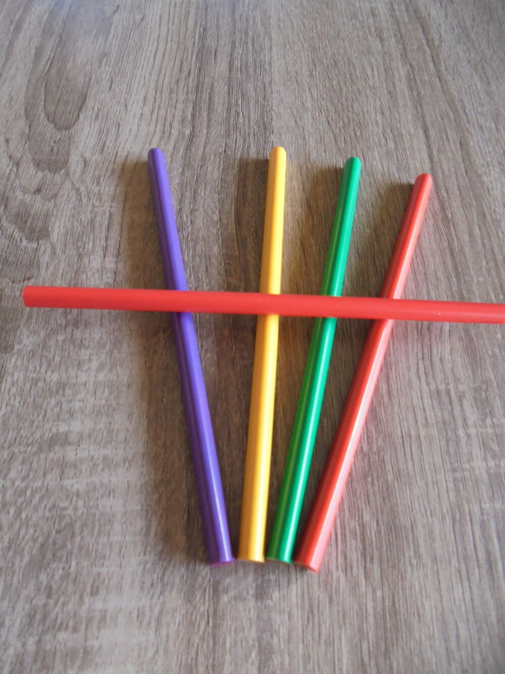 5 crayons de couleurs (28c) Jeux / jouets