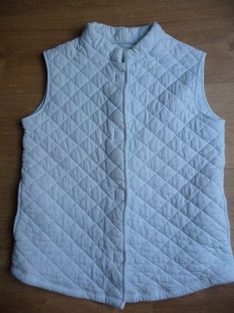 Veste matelass�e sans manche bleu aqua taille 36-38, ferm�e  10 Celles-sur-Belle (79)