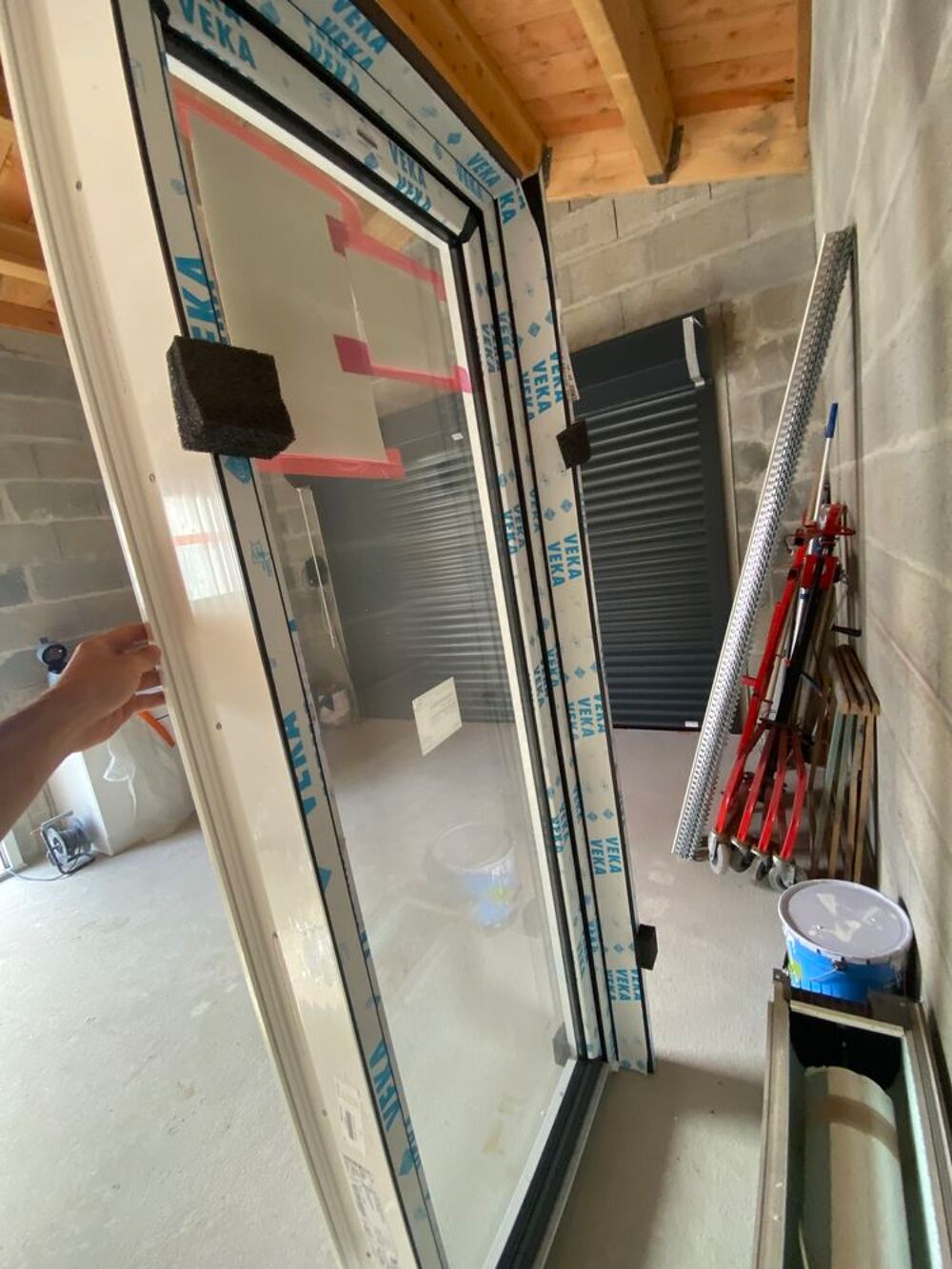 Porte fen&ecirc;tre NEUVE + volet roulant NEUF (jamais pos&eacute;s) Bricolage