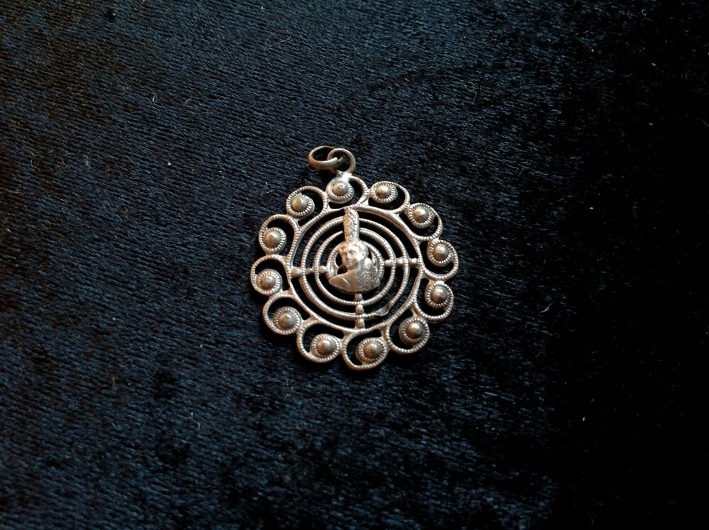 PENDENTIF BIGOUDEN EN M&Eacute;TAL ARGENT&Eacute; DIAM&Egrave;T 3cm Envoi Possibl Bijoux et montres