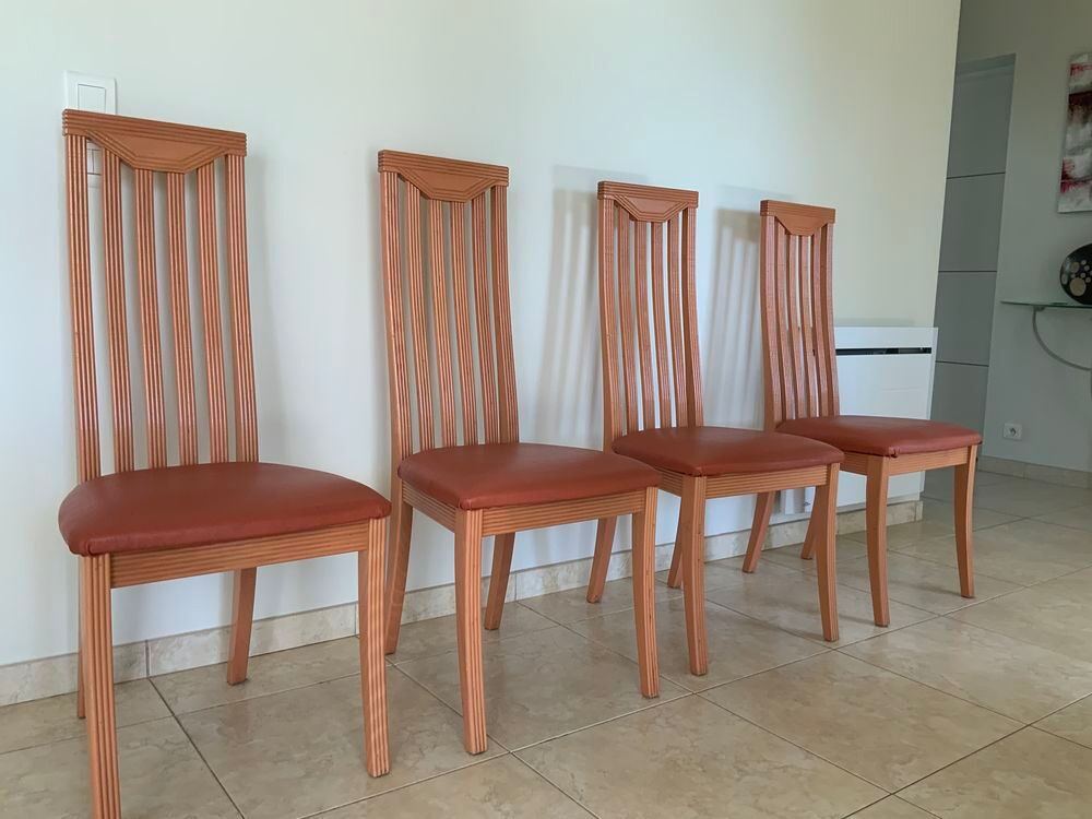 Table et chaises de salle &agrave; manger Meubles