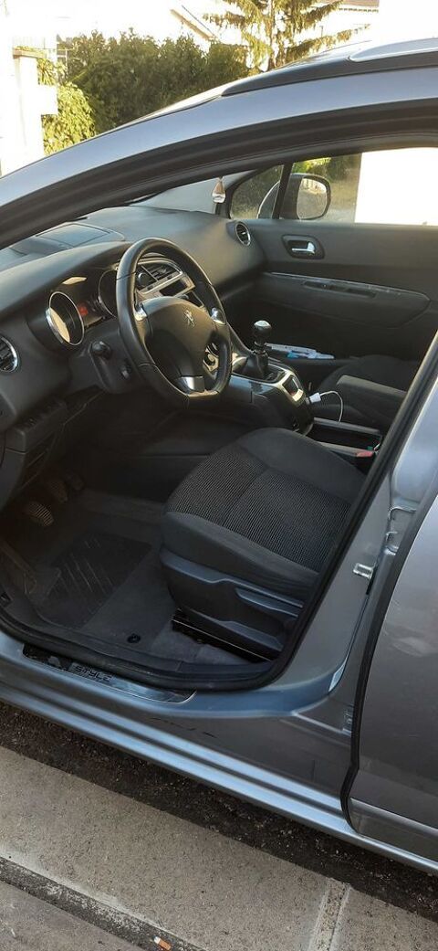 Peugeot 5008 1.6 e hdi 120 cv 7 places