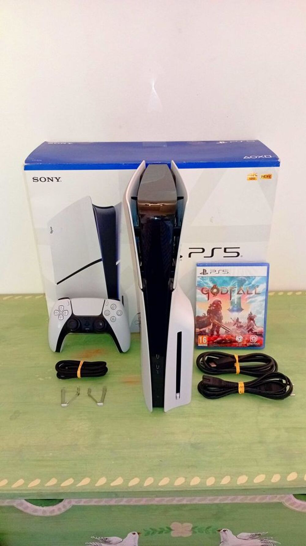 PS5 Slim Version CD Etat NEUF + 1 Jeu Consoles et jeux vidéos