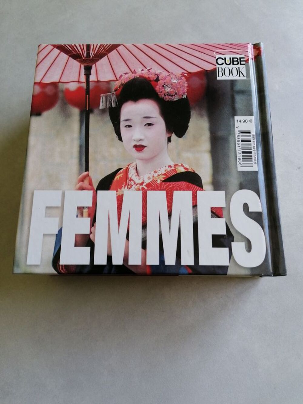 Cube book FEMMES Livres et BD