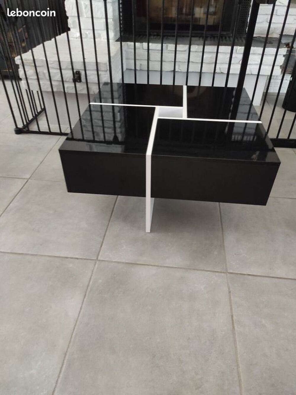 table salon noire et blanche NEUVE Meubles