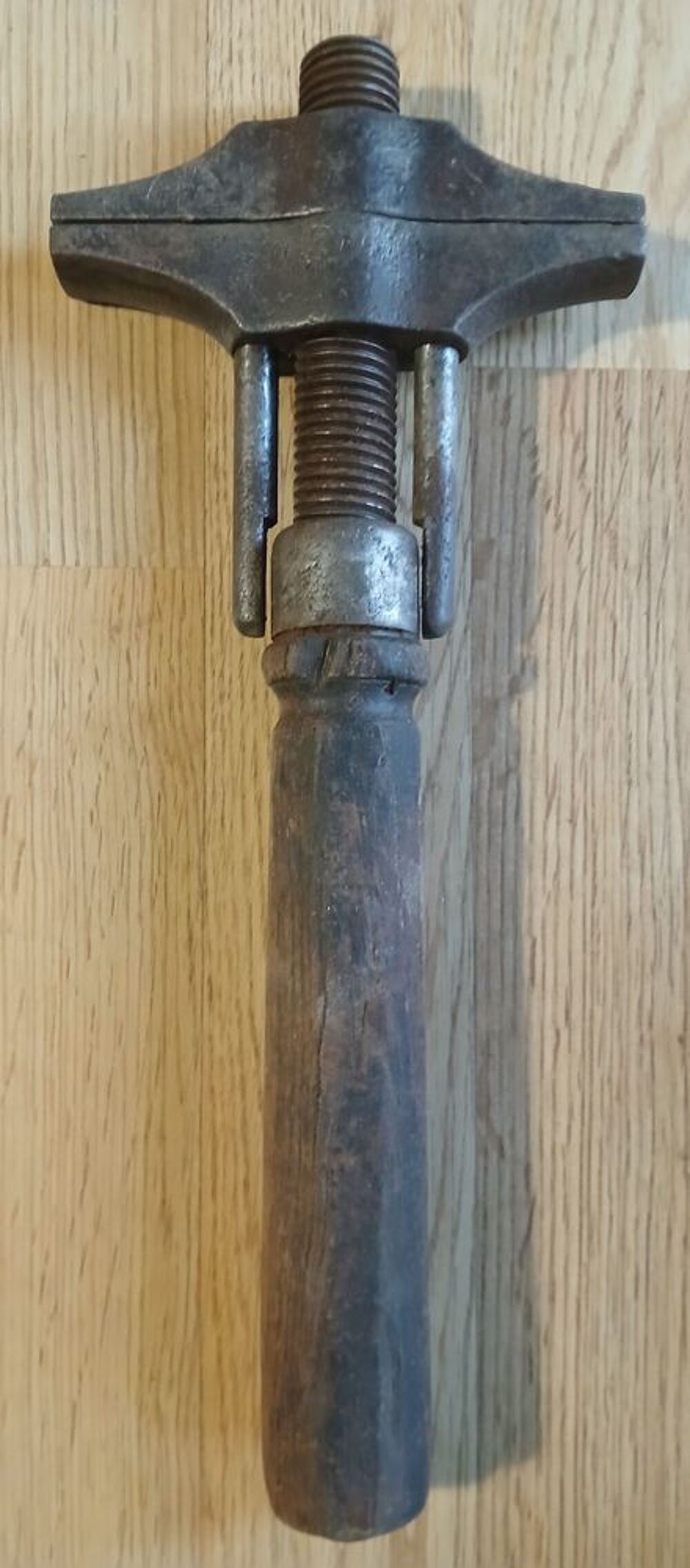 Ancienne Clé à Molette Peugeot Frères – Outillage Vintage Français