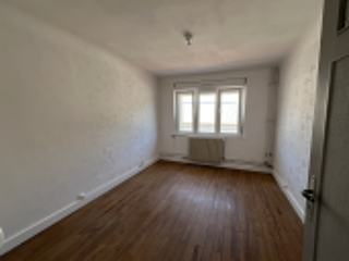  Appartement à louer 4 pièces 86 m²