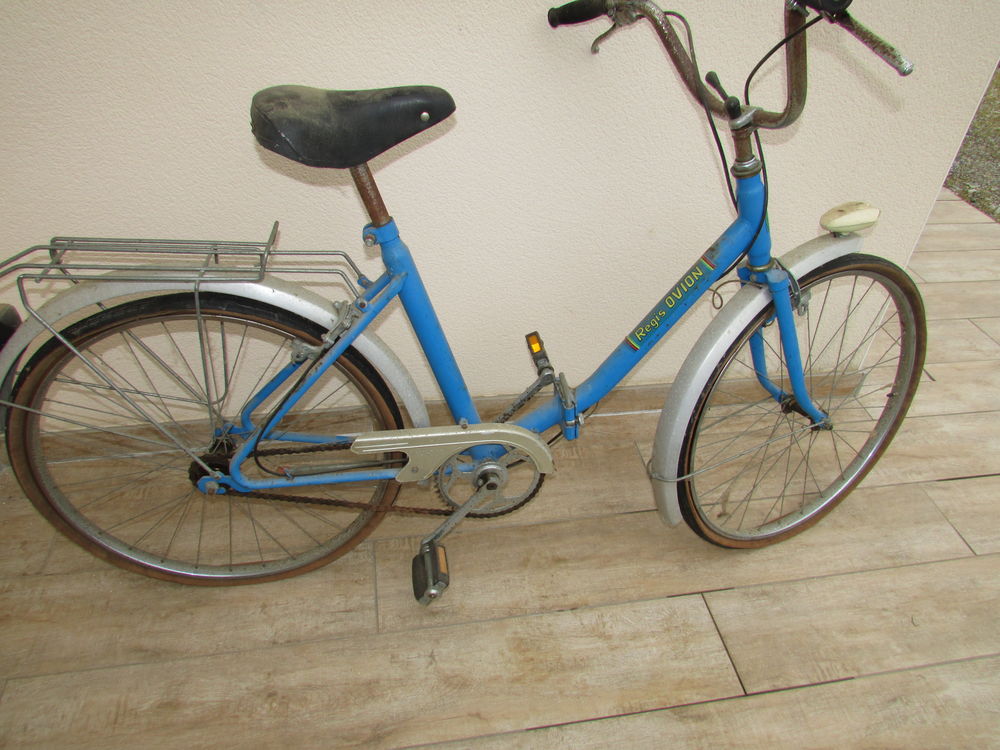 Ancien v&eacute;lo r&eacute;gis ovion Vélos