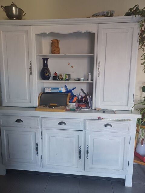 Vaisselier  blanc  bois
40 Cruseilles (74)