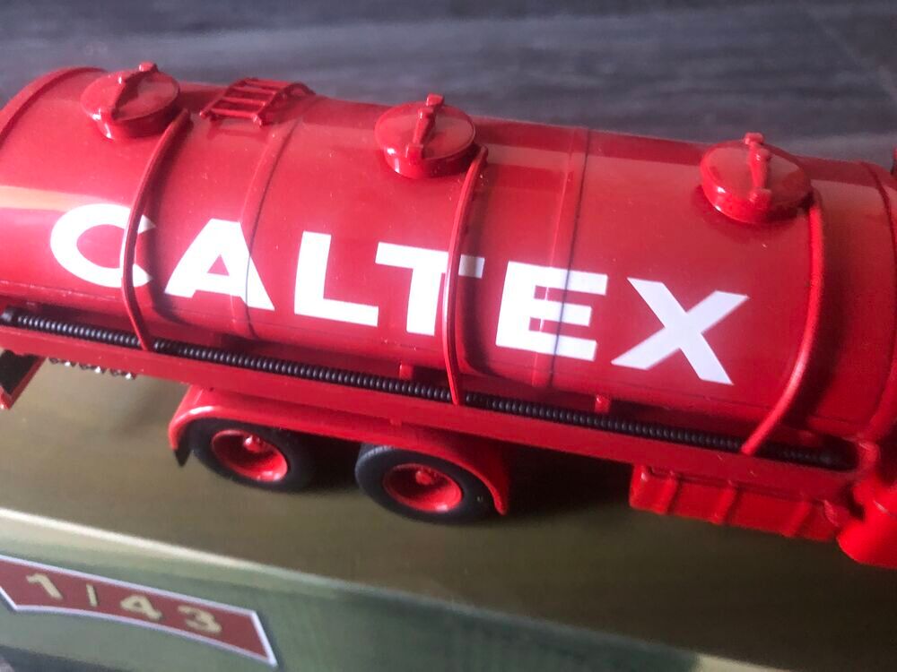 Camion citerne caltex &eacute;chelle 1/43 neuf 