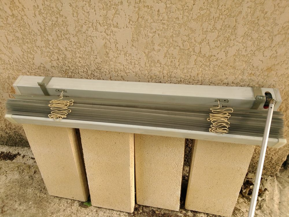 STORES VENITIENS ALUMINIUM OCCASION LARG 90 ou 120cm lames Décoration