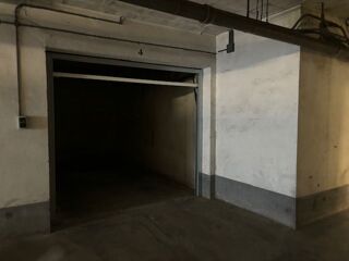 Parking / Garage à louer 12 m²
