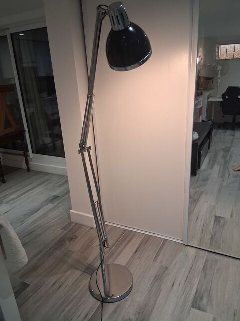 Lampadaire ou lampe articul�e d architecte 75 Grasse (06)