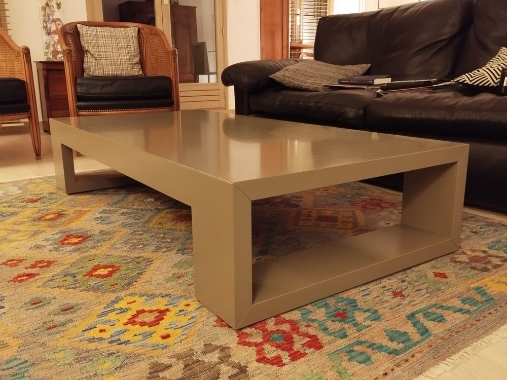 Table basse laqu&eacute;e beige Meubles