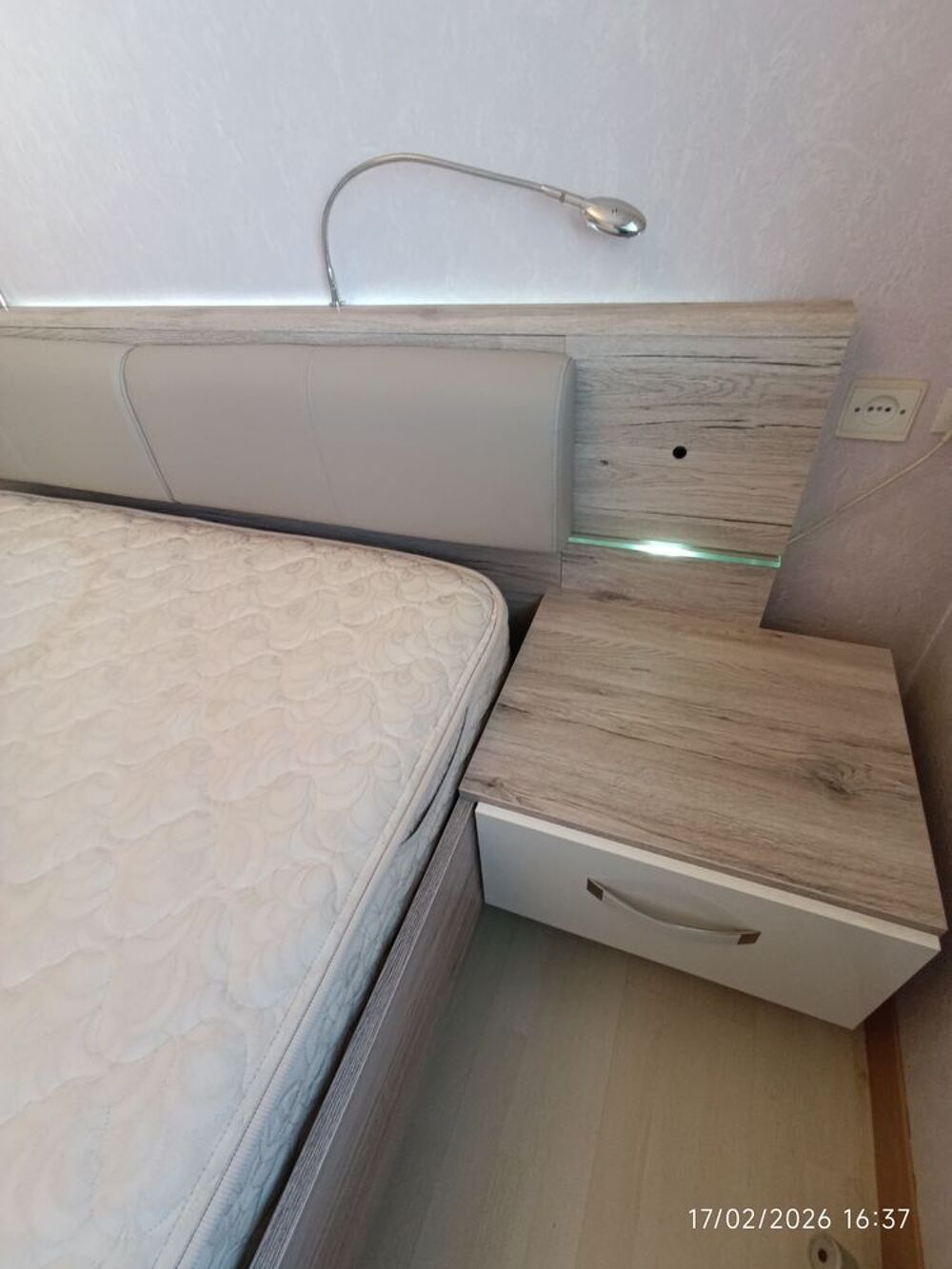 Lit complet 2 places Dolce Cottage avec chevet, coffre Meubles