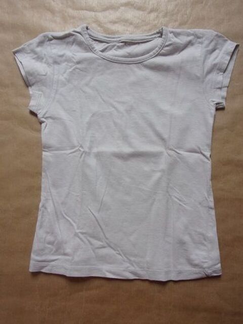 Tee shirt en taille 5 ans 1 Montaigu-la-Brisette (50)
