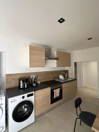  Chambre à louer 8 pièces 160 m²