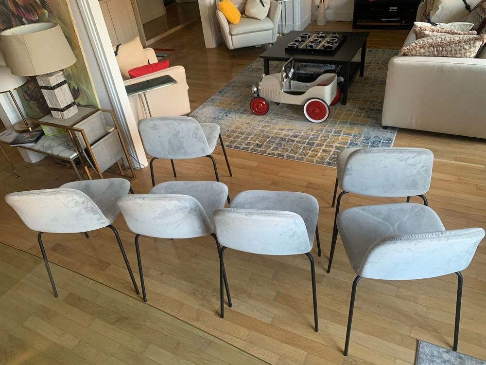 de 6 ou 4 chaises &agrave; manger en velour gros. Meubles