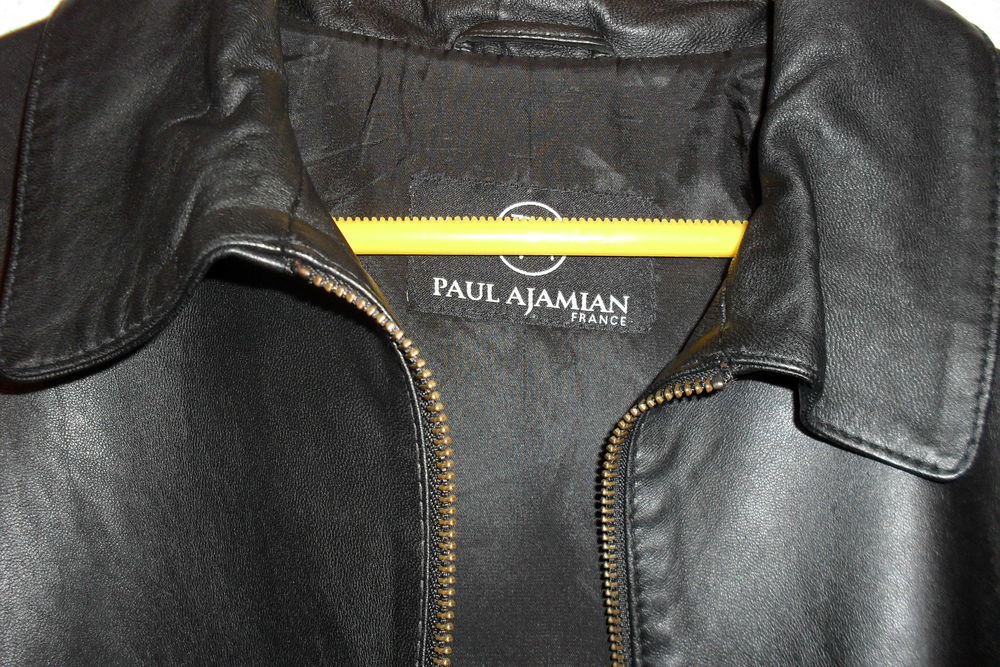 Veste en cuir noir, neuve. Vêtements