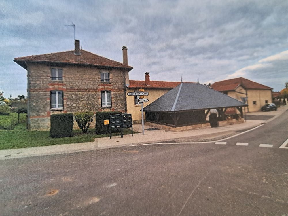 Maison 8 pièces 198 m² · à Scrupt · 198 m² · 210 000 €