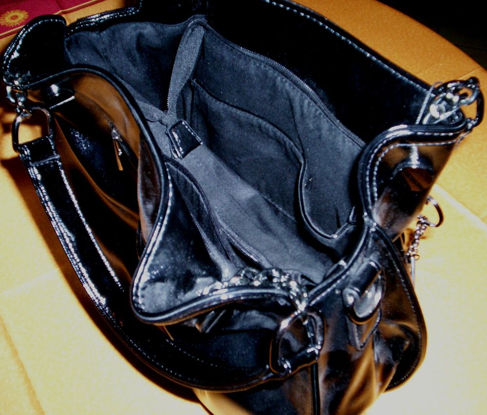Sac &agrave; main cuir verni noir, neuf Maroquinerie