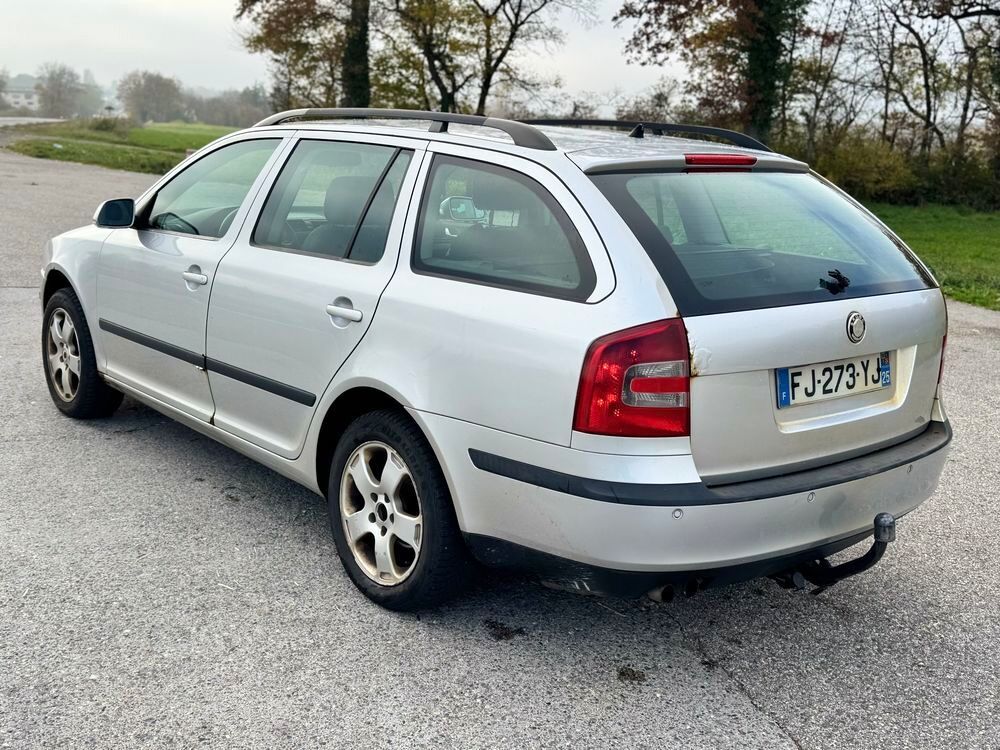 Octavia Combi 2.0 TDI 140 4x4 FAP Ambiente 2008 occasion 74100 Annemasse