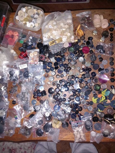 2141 boutons de coutures 500 Villeneuve-sur-Aisne (02)