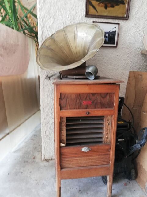 ancien gramophone 700 Poitiers (86)