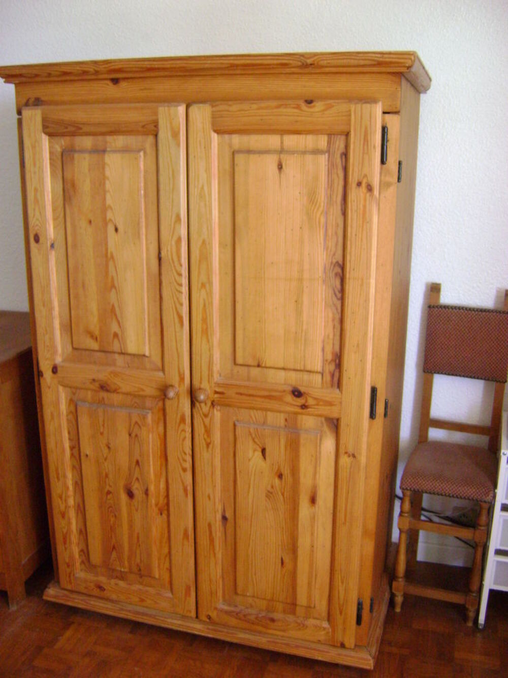 Armoire pratiquement neuve pour rangement de toute sorte Meubles