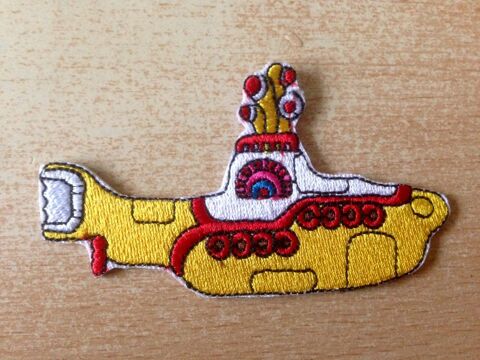 Écusson brodé beatles yellow submarine 8,5x4,5 cm 5 Carnon Plage (34)