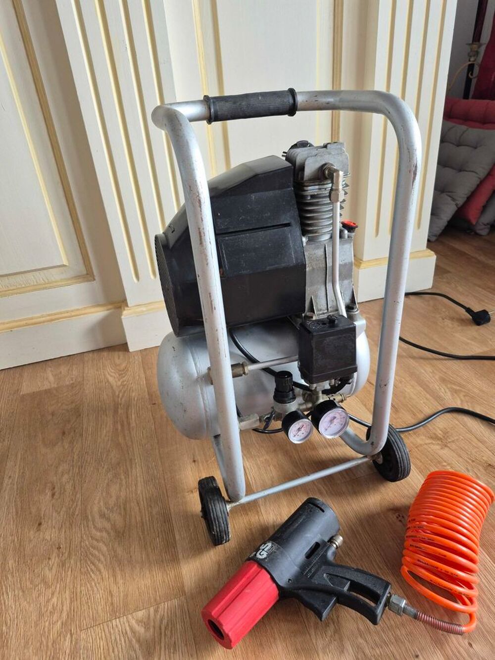 Compresseur &agrave; air MECAFER et pistolet de projection Bricolage