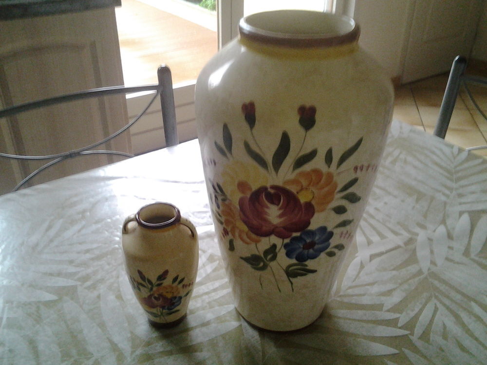 Lot de 2 vases anciens motif fleurs Décoration