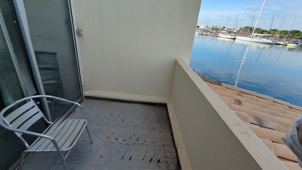 Vente Appartement LE CAP D'AGDE : Situé sur l'île des pêcheurs: GARAGE + APPARTEMENT: 1 ère ligne vue sur la sortie du port. Le cap d agde