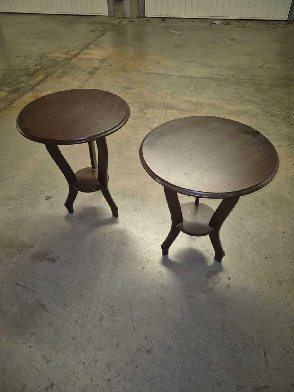 table pour pose d'objet divers. Décoration