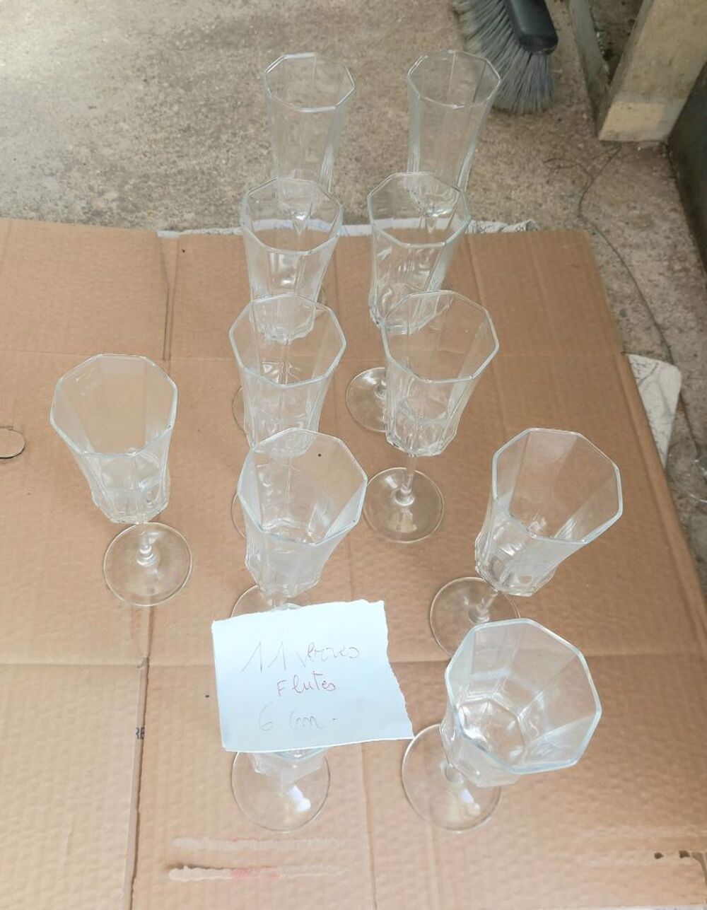 LOTS DES VERRES &Agrave; VIN O&Ugrave; CHAMPAGNE 1 Lots / Cuisine