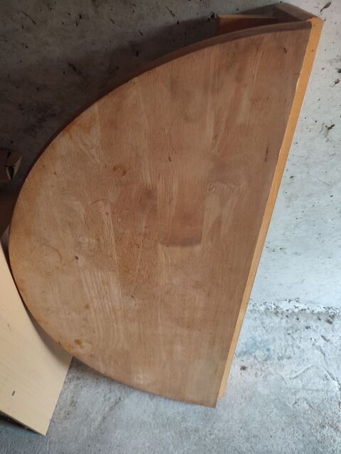 Table d'appoint murale 
30 Orthez (64)