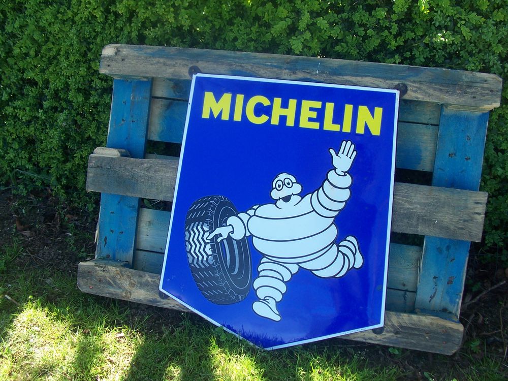 plaque &eacute;maill&eacute;e 