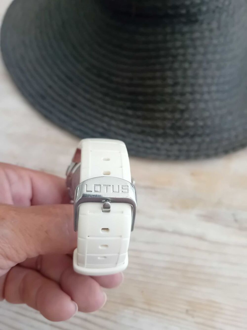 Montre mixte Lotus blanche Bijoux et montres