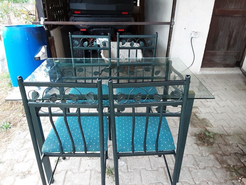 Table &agrave; manger avec 4 chaises m&eacute;tal et verre Meubles