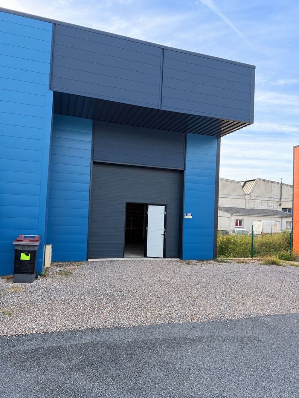 Location Atelier local d'activité / entrepôt à  louer étampes Brières-les-scellés