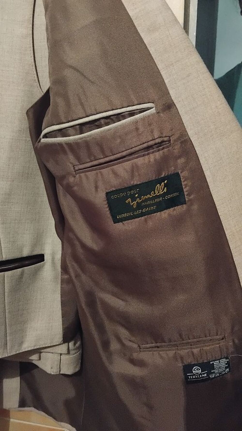 Costume 3 pi&egrave;ces NEUF 60% laine, fabrication France Vêtements