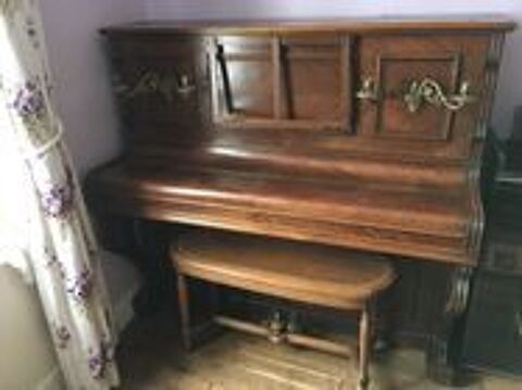 Ancien piano droit  160 Sammeron (77)