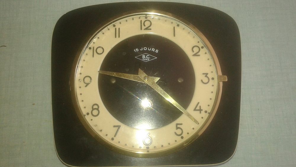 pendule vintage &agrave; 15 jours. 