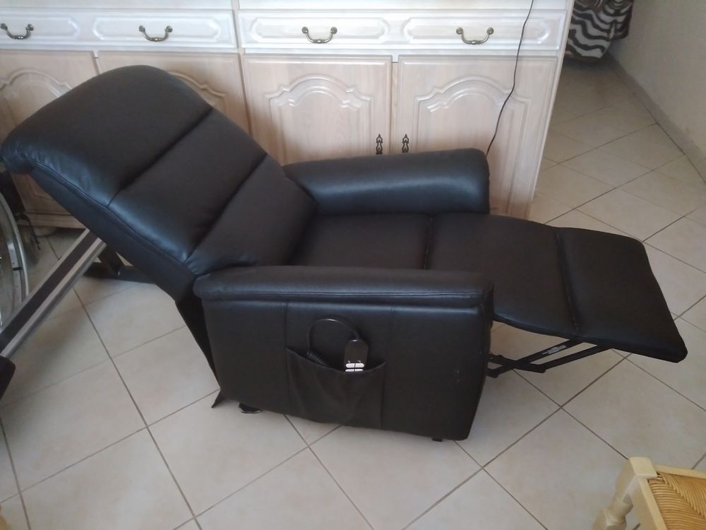 Fauteuil m&eacute;dicalis&eacute; Kennedy &eacute;tat neuf
Meubles