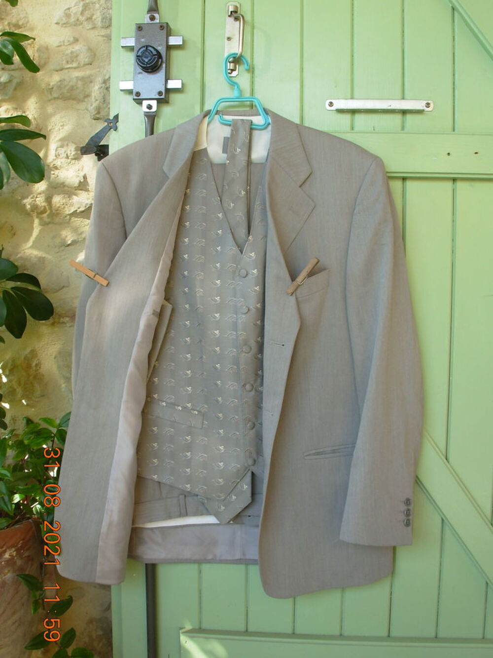 Costume de c&eacute;r&eacute;monie trois pi&egrave;ces Vêtements