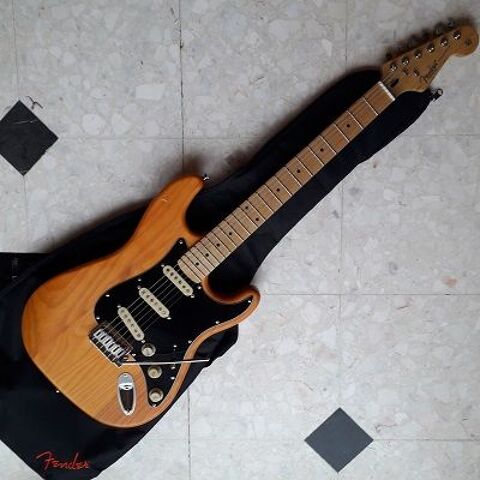 GUITARE FENDER STRATOCASTER USA partcaster 720 720 Hyres (83)