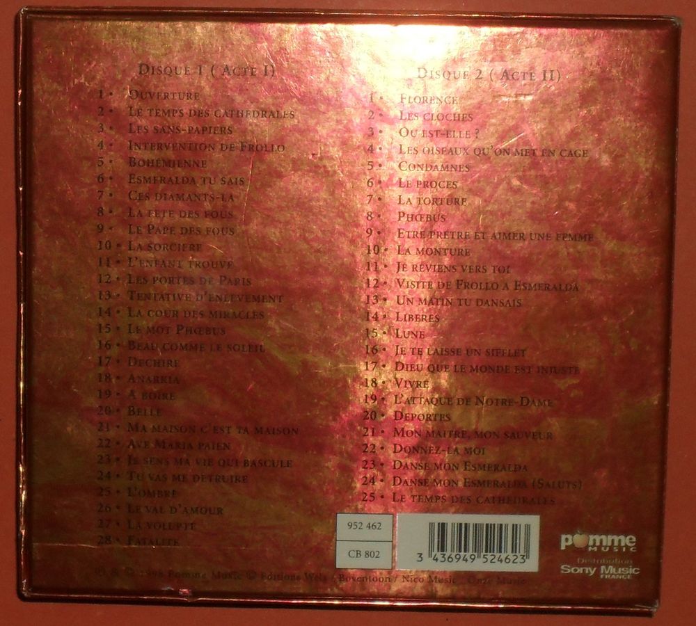 Coffret Notre Dame de Paris 2CD et Livret. CD et vinyles