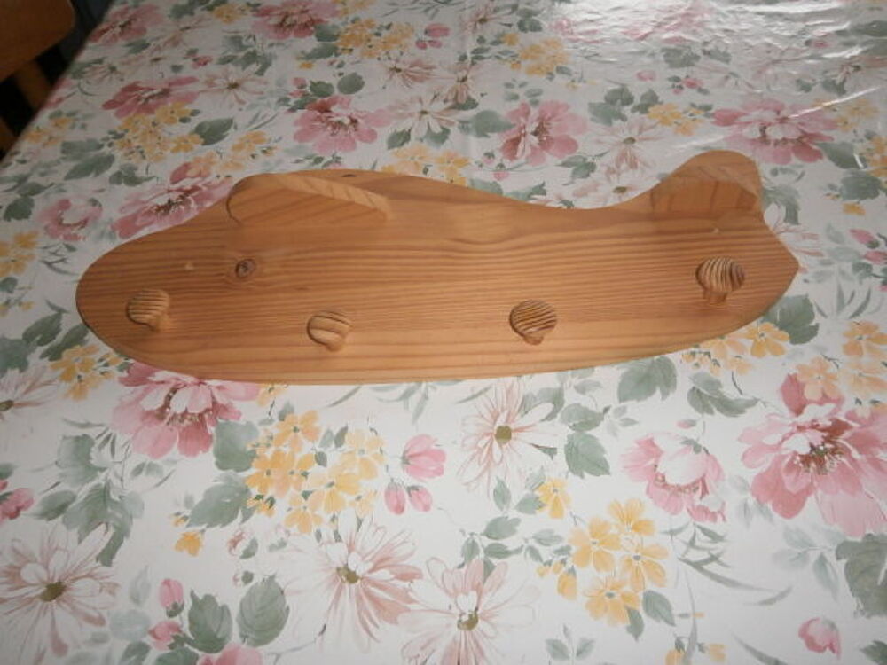 
Porte-manteaux bois forme avion pour enfants Décoration