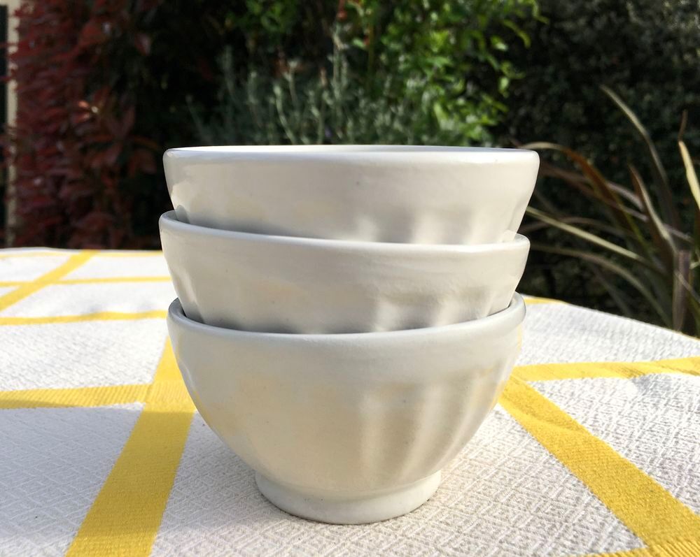 3 bols neufs en porcelaine blanche (diam&egrave;tre : 9 cm) Cuisine